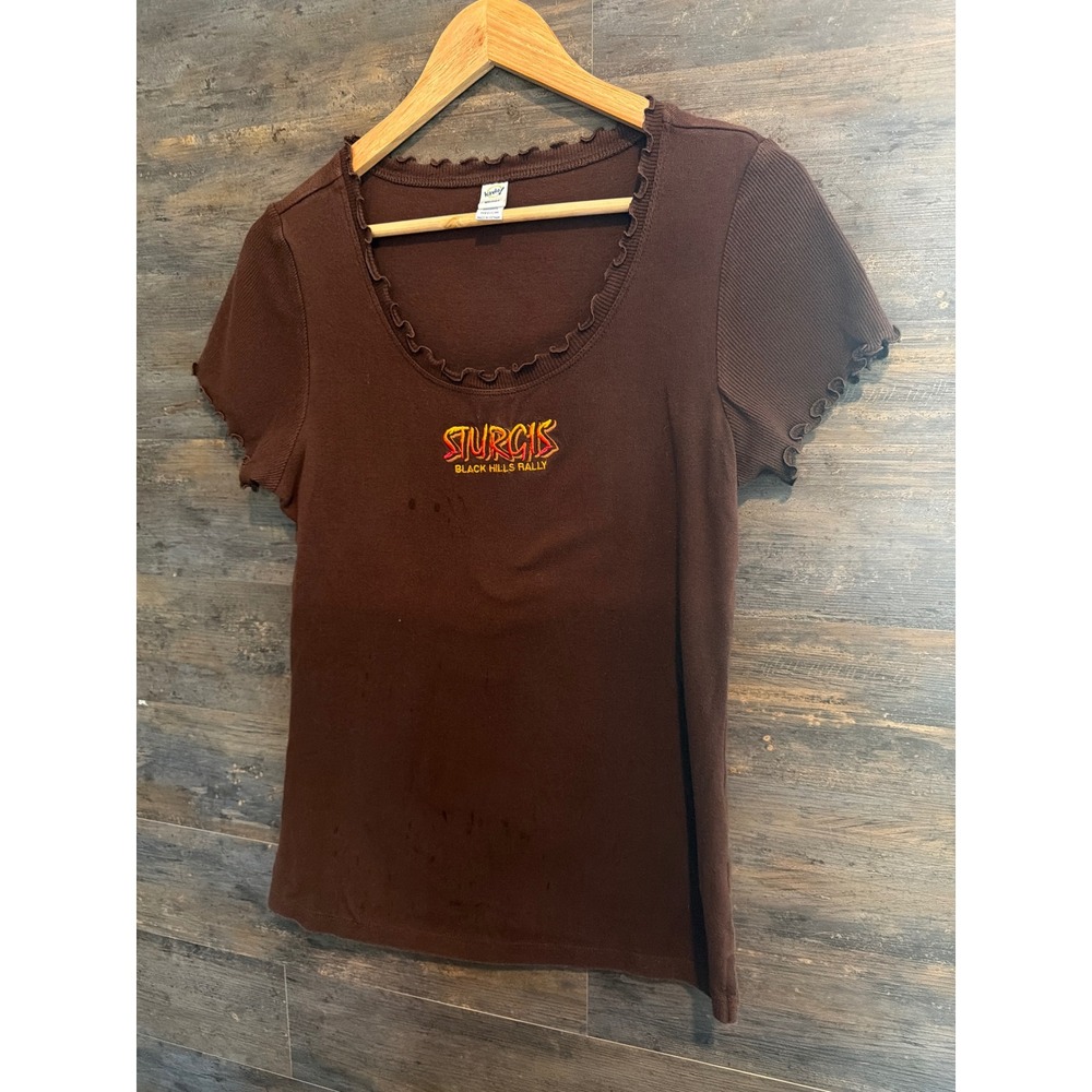 Kavio Sturgis Black Hills Rally Brown Ribbed Lettuce Trim Baby Tee Medium